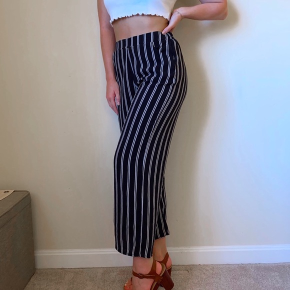 IVY & MAIN TILLY’S navy flowy striped pants - Picture 4 of 7